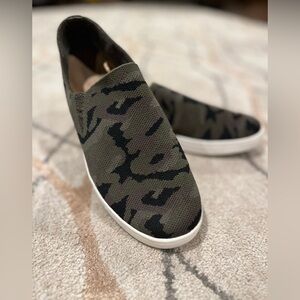 Sonoma Camo Slip On Sneakers Size 9